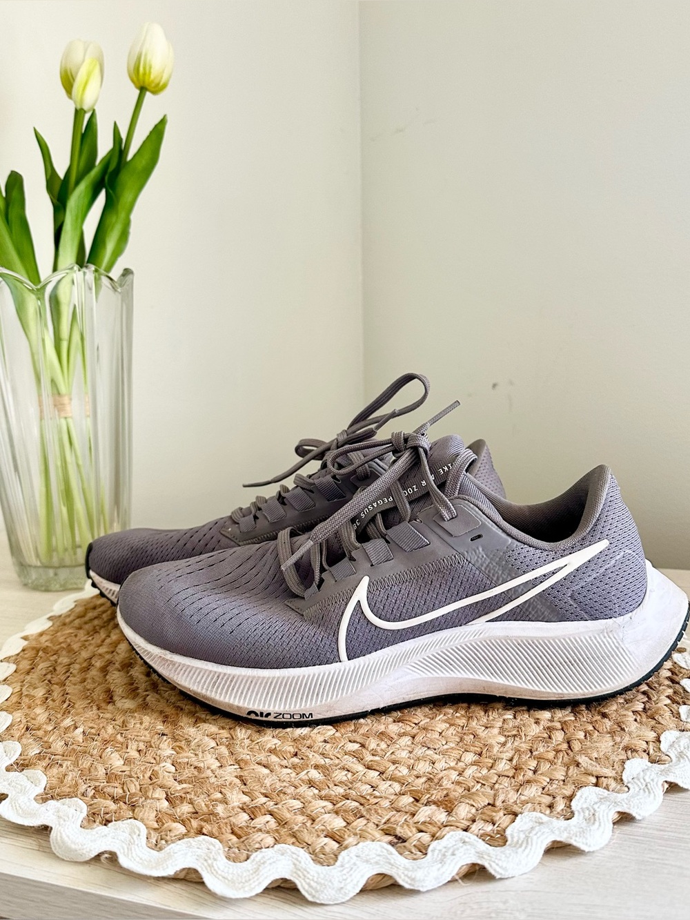 Nike Air Zoom Pegasus 38 Gray White Running Shoes Women’s Size 8 Athleisure